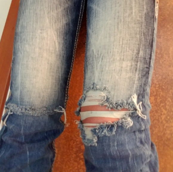 💗Rock Revival💗 distressed Angie Crop - Picture 5 of 8